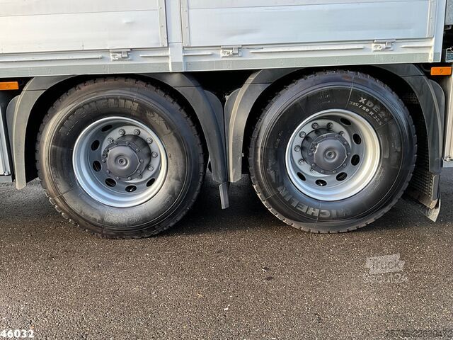 Vrachtwagen met kraan Mercedes-Benz Arocs 2636 6x4 Euro 6 Hiab Banden Manipulator M...