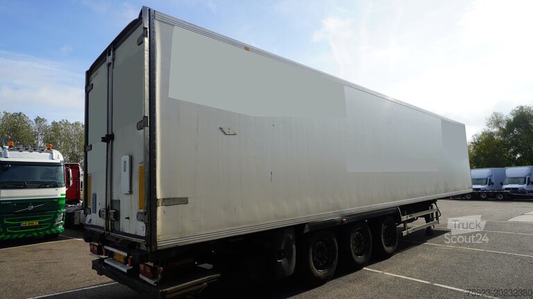 Vežimas šaldytuve ir (arba) šaldytuve LAMBERET 3 AXLE FRIGO TRAILER WITH THERMO KING SLX300