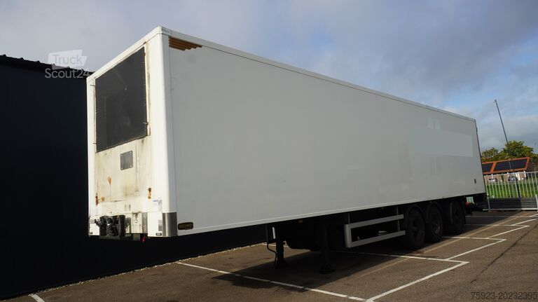 Transporte refrigerado/congelado H.T.F. 3 AXLE ISOTHERM BOX TRAILER