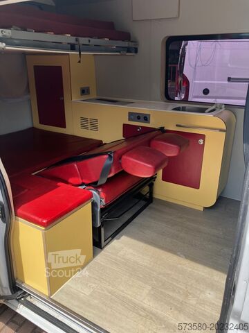 Furgonetă Fiat Ducato Campervan | 2 Berth | Kitchen | Travel Ready