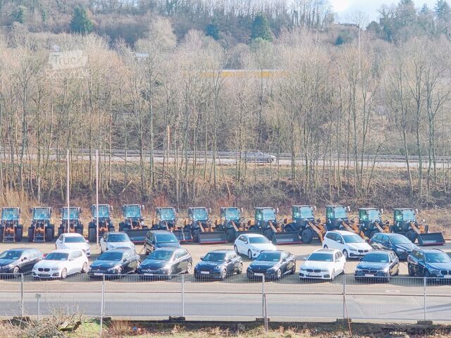 Kuormaaja CASE 321F XR NEU /Herstellergarantie E00630