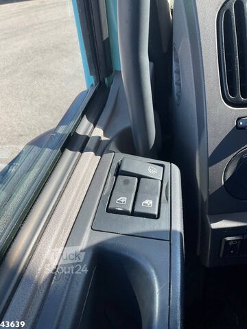 Autonkuljetuspakettiauto DAF LF 180 Euro 6 Autotransporter met oprijplaten J...