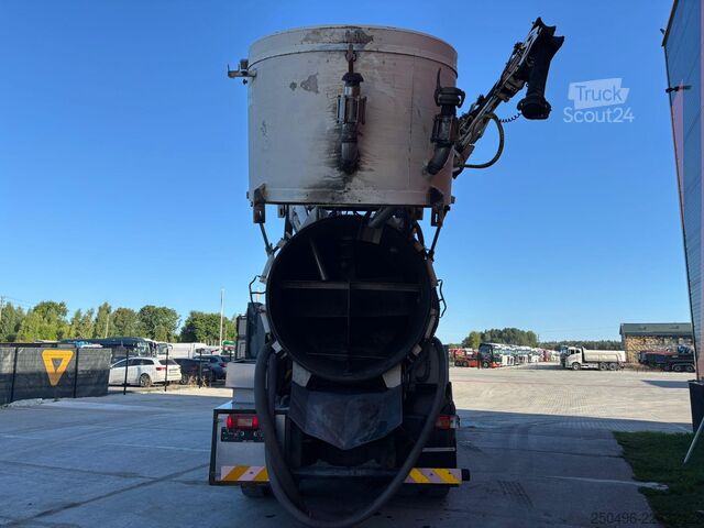  Volvo FM 300 6x6 WASTE 4 + CLEAN WATER 8 m3 / VACUUM ...