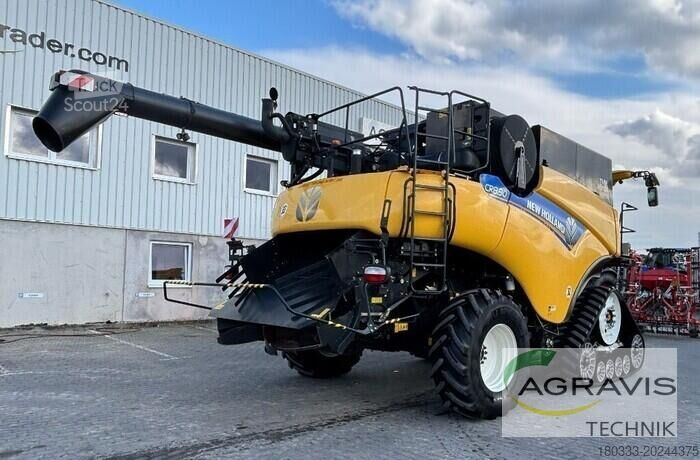 Moissonneuse-batteuse New Holland CR 8.90 RAUPE
