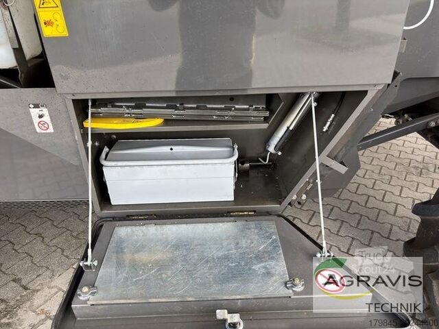 Biçerdöver Claas TRION 660