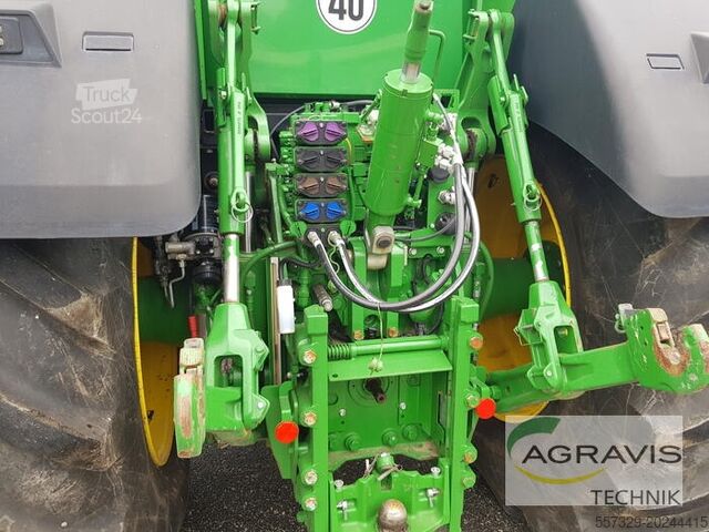 Trattore John Deere 7R 330