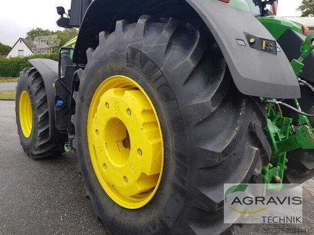 Trattore John Deere 7R 330