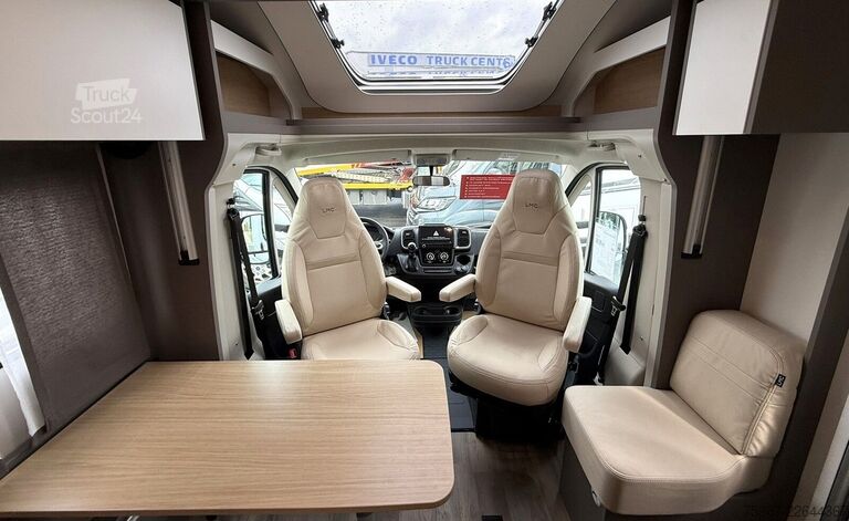 Félintegrált lakóautó LMC Tourer Lift 70 H 663/0 G 70 Jahre Messeangebot C