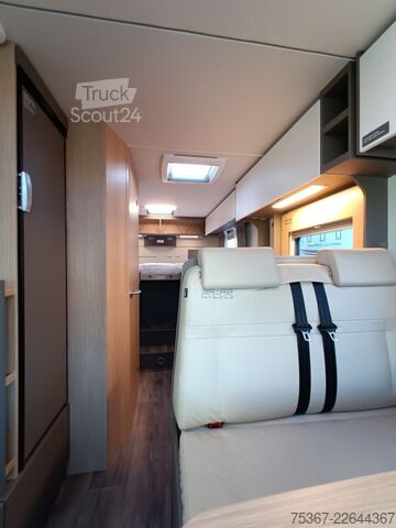 Félintegrált lakóautó LMC Tourer Lift 70 H 663/0 G 70 Jahre Messeangebot C