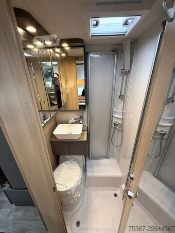 Félintegrált lakóautó LMC Tourer Lift 70 H 663/0 G 70 Jahre Messeangebot C