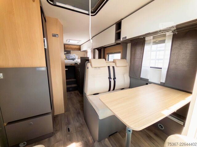 Félintegrált lakóautó LMC Tourer 70 T 663 / 0 Aufstelldach Messeangebot CS