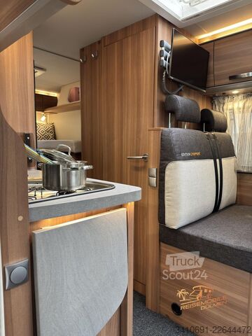 Camping-car semi-intégré WEINSBERG CaraCompact EDITION PEPPER 600 MEG 3xSolar SAT