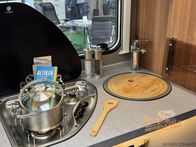 Camping-car semi-intégré WEINSBERG CaraCompact EDITION PEPPER 600 MEG 3xSolar SAT