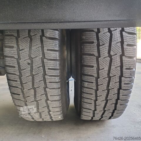 Dubiță cu platformă hidraulică Iveco Daily 72 C 18 P Hi Matic