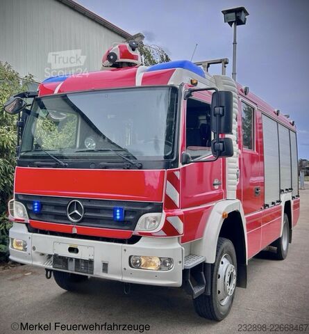 Camión de bomberos HLF 20 Atego 1529 Rosenbauer Mercedes Benz Atego 1529 Feuerwehr HLF 20