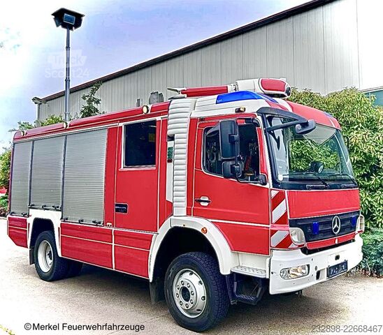 Camión de bomberos HLF 20 Atego 1529 Rosenbauer Mercedes Benz Atego 1529 Feuerwehr HLF 20
