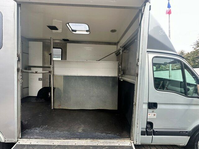 Viehtransporter Renault Master 1-2 Pferdetransporter