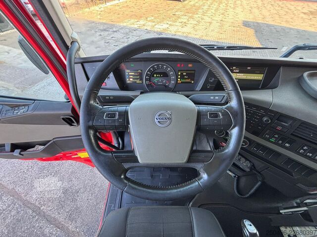 Važiuoklės kabina Volvo FH 500 8x4 ONLY 149810 km / PTO