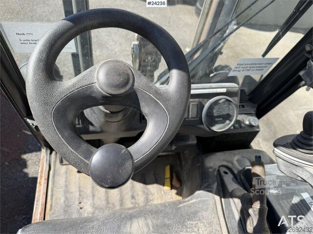 Iekrāvējs Linde E16P-02 truck for sale as a repair object