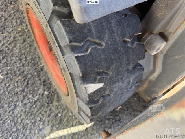 Iekrāvējs Linde E16P-02 truck for sale as a repair object