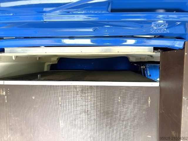 Dobozos furgon IVECO 35S21 SV/P, 4 Sitze, AHK, Klima, Standheizung