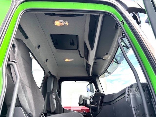 Grue montée sur camion MERCEDES-BENZ AROCS 3240L-8X4-TRIDEM-HIAB X-192E5 KRAN/FUNK/E6