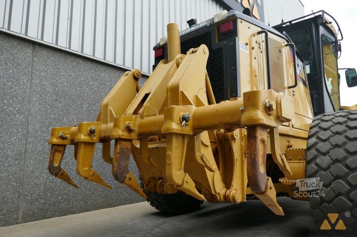 Grader Caterpillar 140M