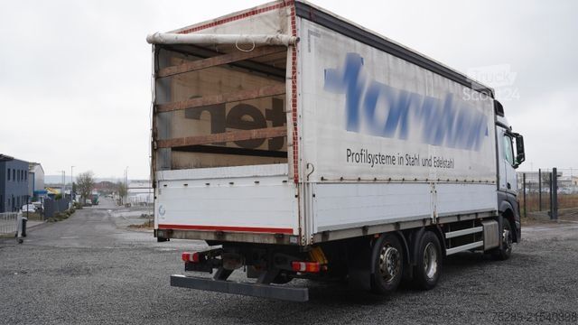 Tovorno vozilo s ravno platformo in ponjavo MERCEDES-BENZ Actros 2546 Pritsche + Plane Euro 6c Retarder