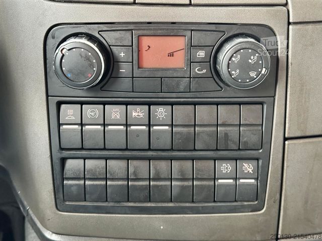 Tovorno vozilo s ravno platformo in ponjavo MAN TGM 12.250 4x2 BL Curtainsider