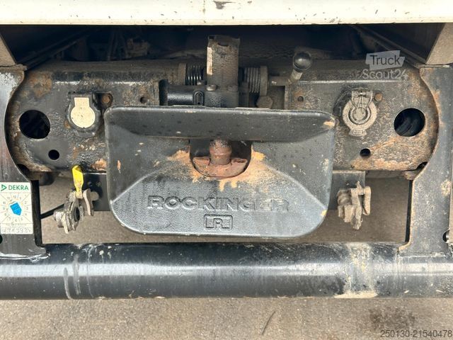 Tovorno vozilo s ravno platformo in ponjavo MAN TGM 12.250 4x2 BL Curtainsider