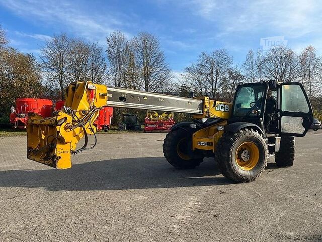 Teleskooppikuormaaja JCB 560-80 Agri Super