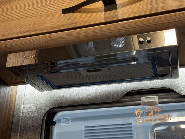 Integrerad husbil Eura Mobil Integra Line GT 726 QF Backofen Markise 4 Sitze
