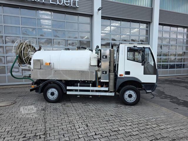 Veículo de aspiração Aebi Schmidt MT 750 Reinex 3m³ AHK