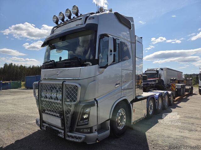 Tractor estándar Volvo FH 16 750 8x4+2 GCW 180 ton / DOLLY / RETARDER ...