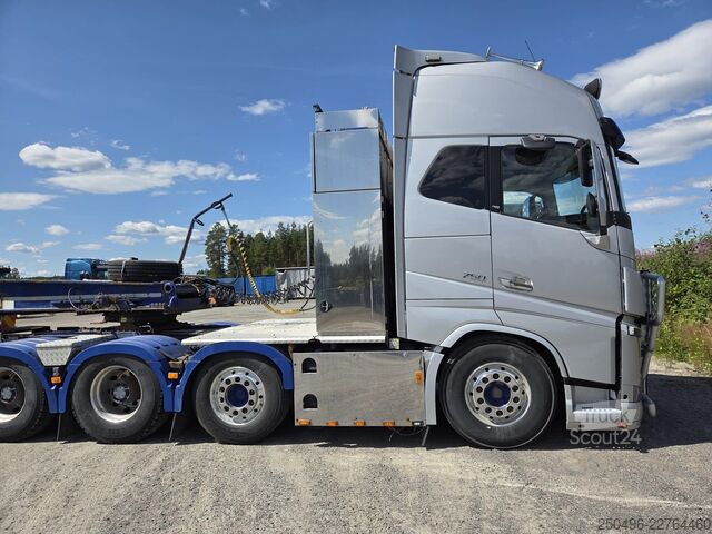 Tractor estándar Volvo FH 16 750 8x4+2 GCW 180 ton / DOLLY / RETARDER ...