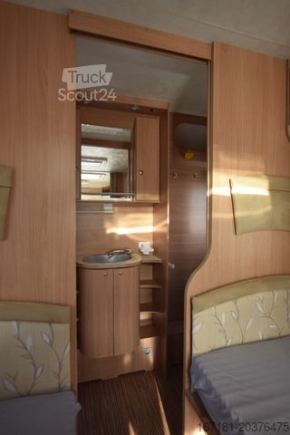 Caravana ADRIA Adora 542 UP mit Mover