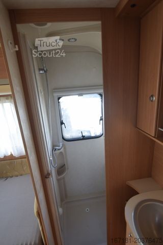 Caravana ADRIA Adora 542 UP mit Mover