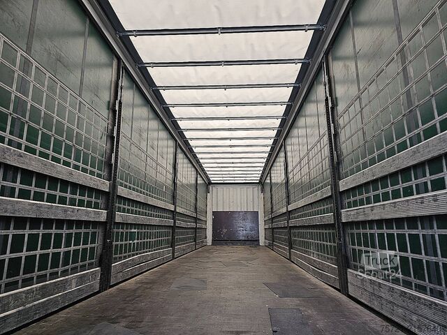 Sliding tarpaulins KRONE SD