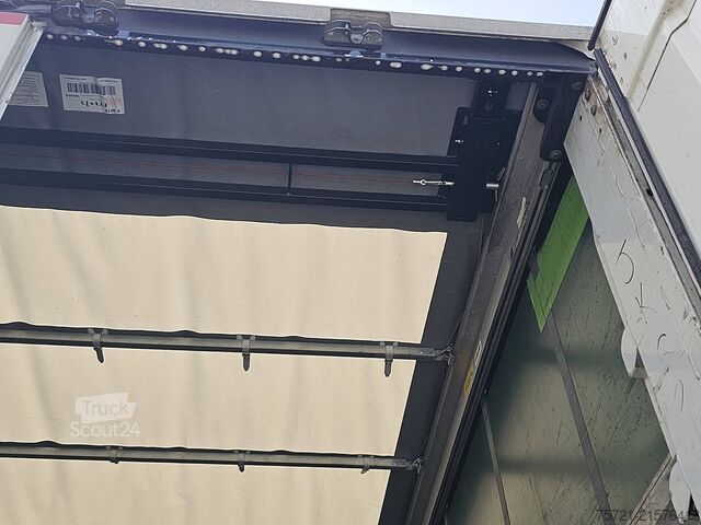 Sliding tarpaulins KRONE SD