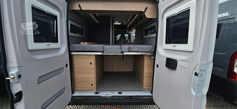 Kamper PÖSSL PÖSSL Summit Shine 600 L Elegance*Automatik*