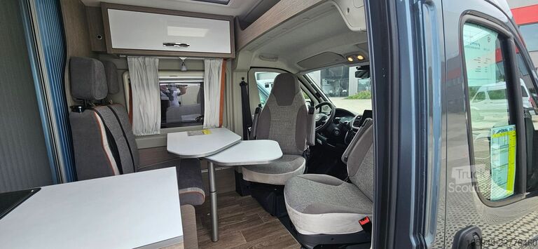 عربة تخييم PÖSSL PÖSSL Roadstar 600 L*Längsbetten auf 6m