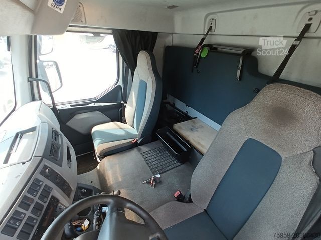 Рефрижераторний вантажівка VOLVO FL250 4x2R 14t CarrierSupra650 7,3m LBW1.5tKlima