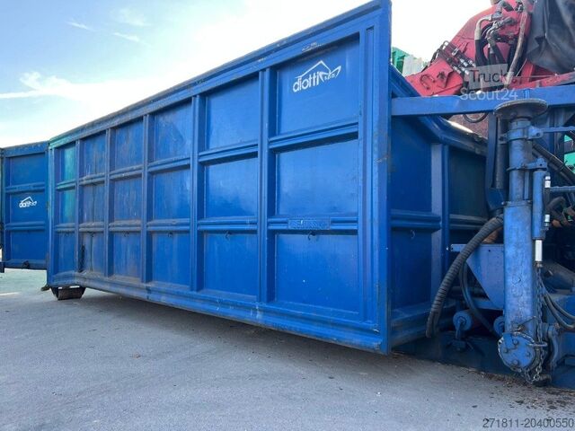 Hákový kontajner  CONTAINER SCARRABILE USATO A CIELO APERTO CON GRU