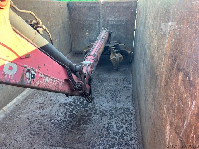 Hákový kontajner  CONTAINER SCARRABILE USATO A CIELO APERTO CON GRU