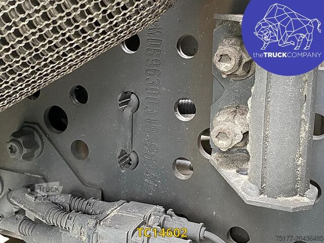 Kufor Mercedes-Benz Antos 1827