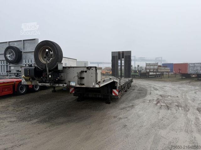Lavt bygger sættevogn Humbaur HTS30  3 Achs Satteltieflader mit Radmulden