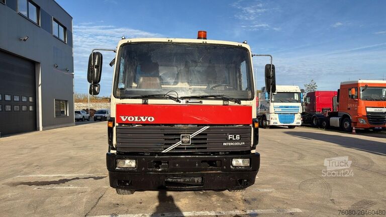3-странен самосвал Volvo FL 6-18 (10 BOLTS / POMPE MANUELLE / MANUAL PUM...