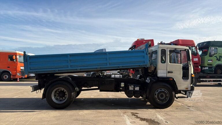 3-странен самосвал Volvo FL 6-18 (10 BOLTS / POMPE MANUELLE / MANUAL PUM...