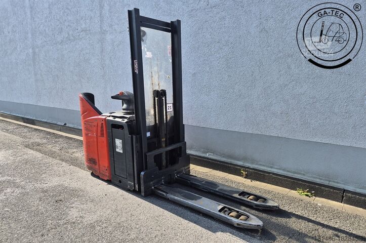 Στοίβαξη παλετών Linde D14SP-133-01