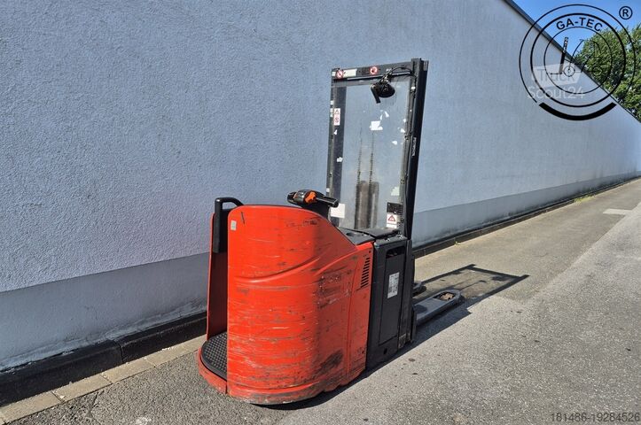 Στοίβαξη παλετών Linde D14SP-133-01